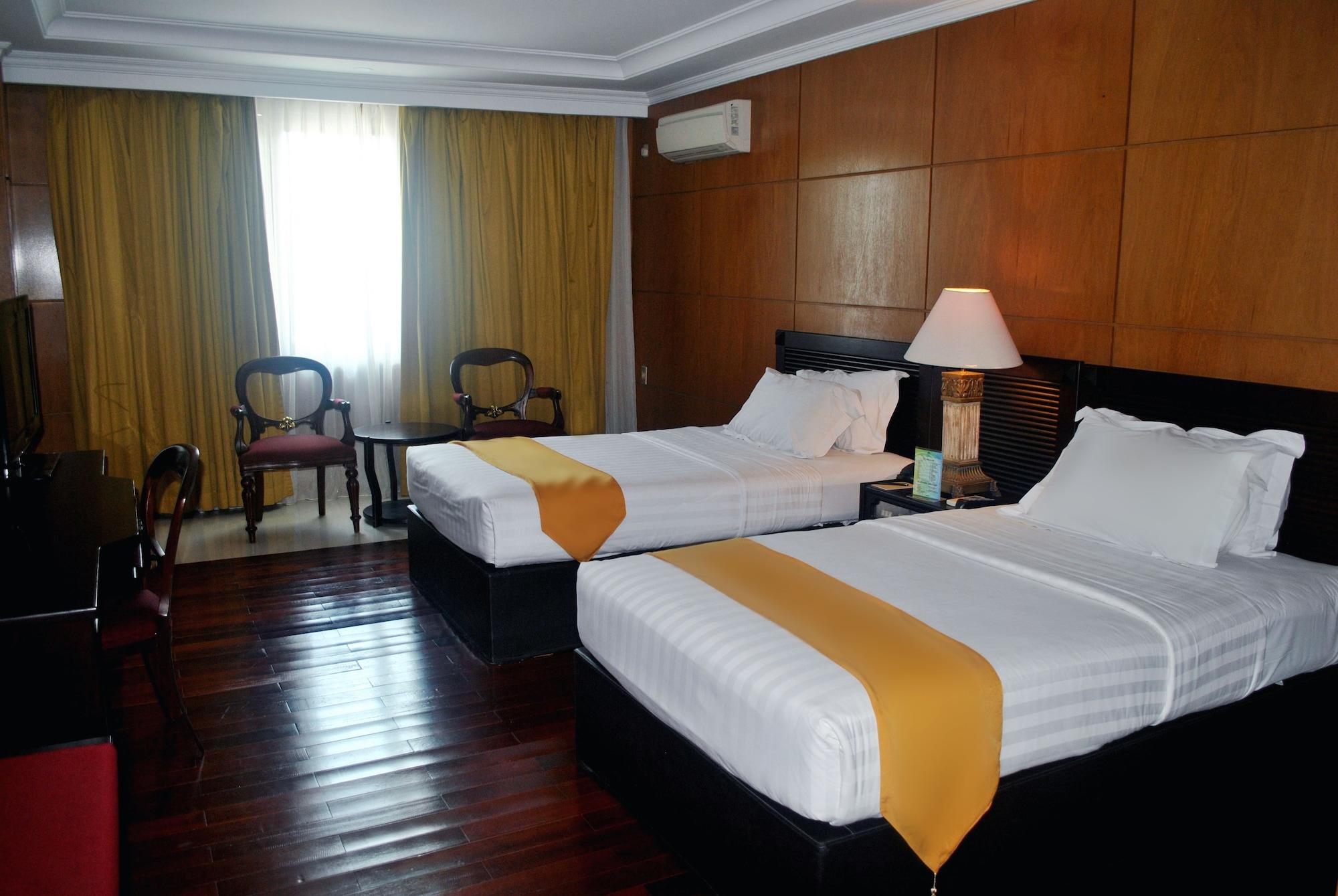 Bumi Senyiur Hotel Samarinda Buitenkant foto