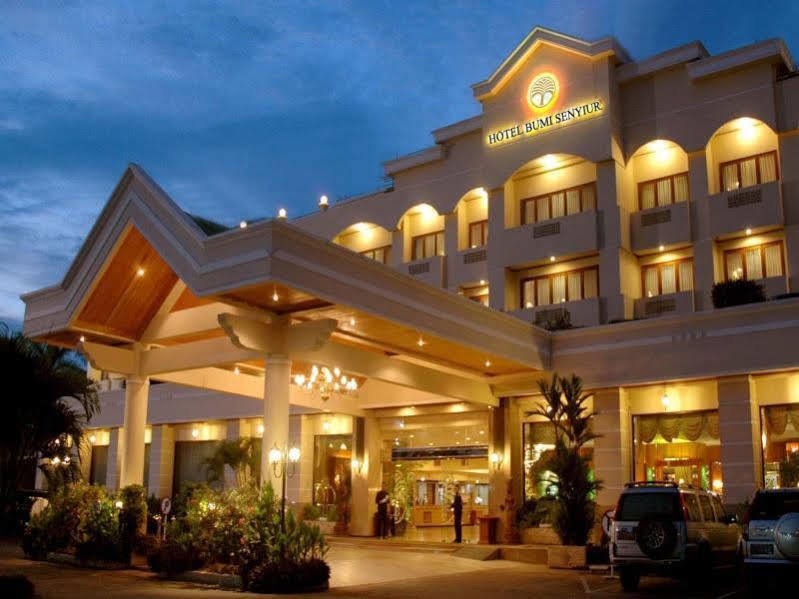 Bumi Senyiur Hotel Samarinda Buitenkant foto